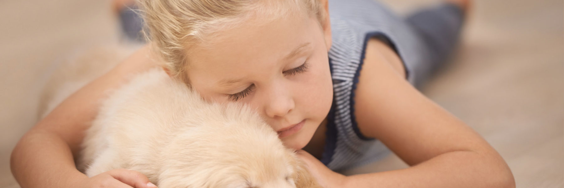 home-header-maedchen-hund home-header-maedchen-hund