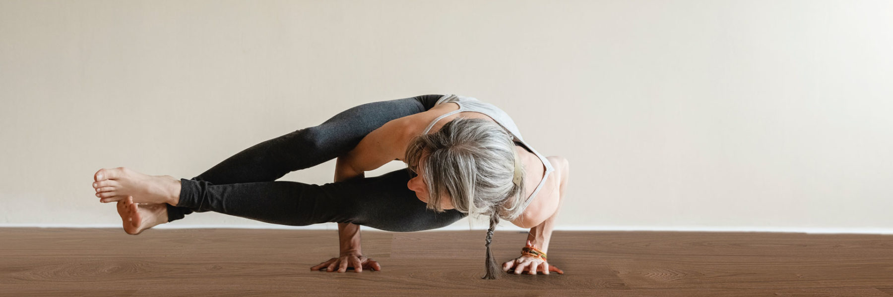 systemloesungen-header-parkett-yoga-holzboden systemloesungen-header-parkett-yoga-holzboden